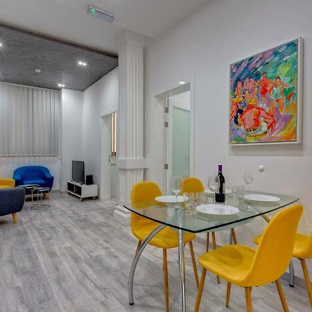 Stylish 3Br Apartment, Fantastic Location In Sliema Kültér fotó